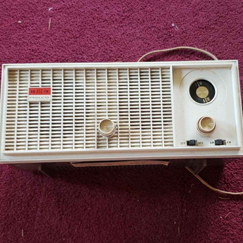 Vintage Philco AM/FM TABLE RADIO